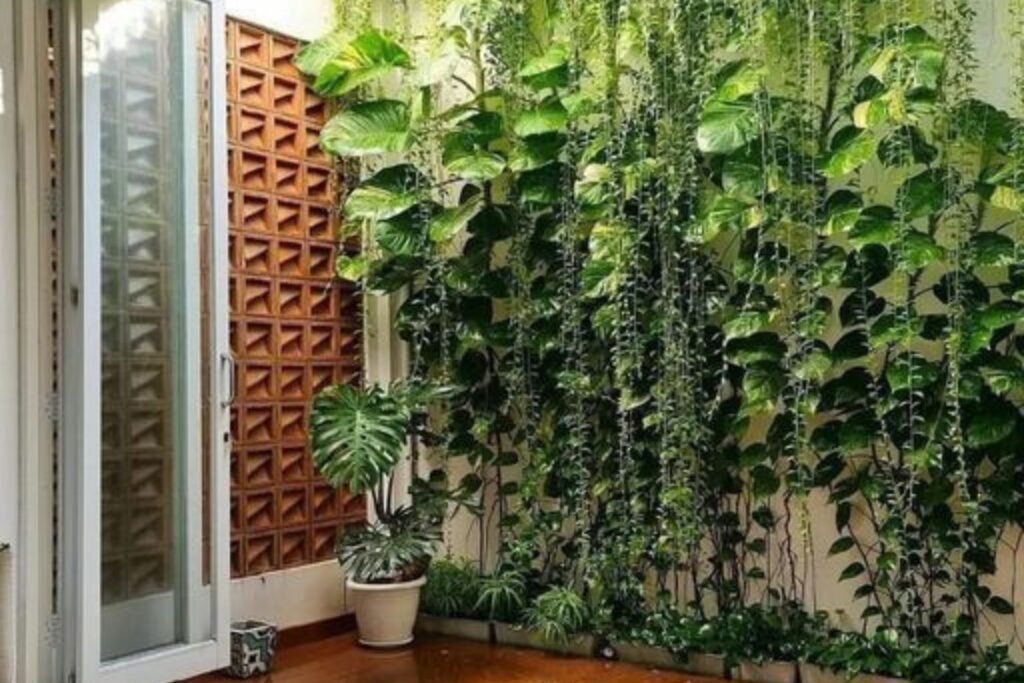 Taman Vertikal Indoor